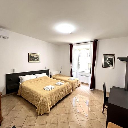 Hotel domus termini Roma Esterno foto
