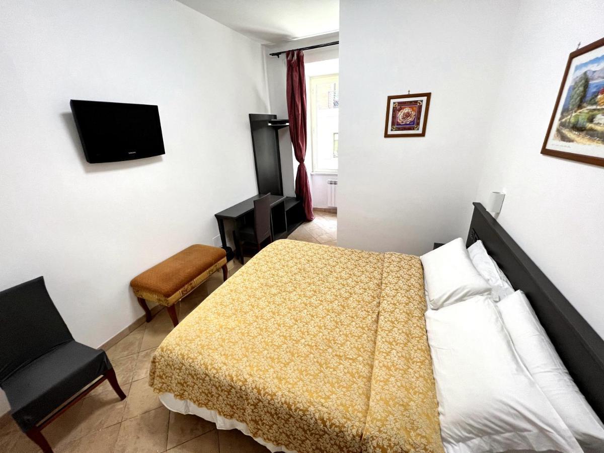 Hotel domus termini Roma Esterno foto