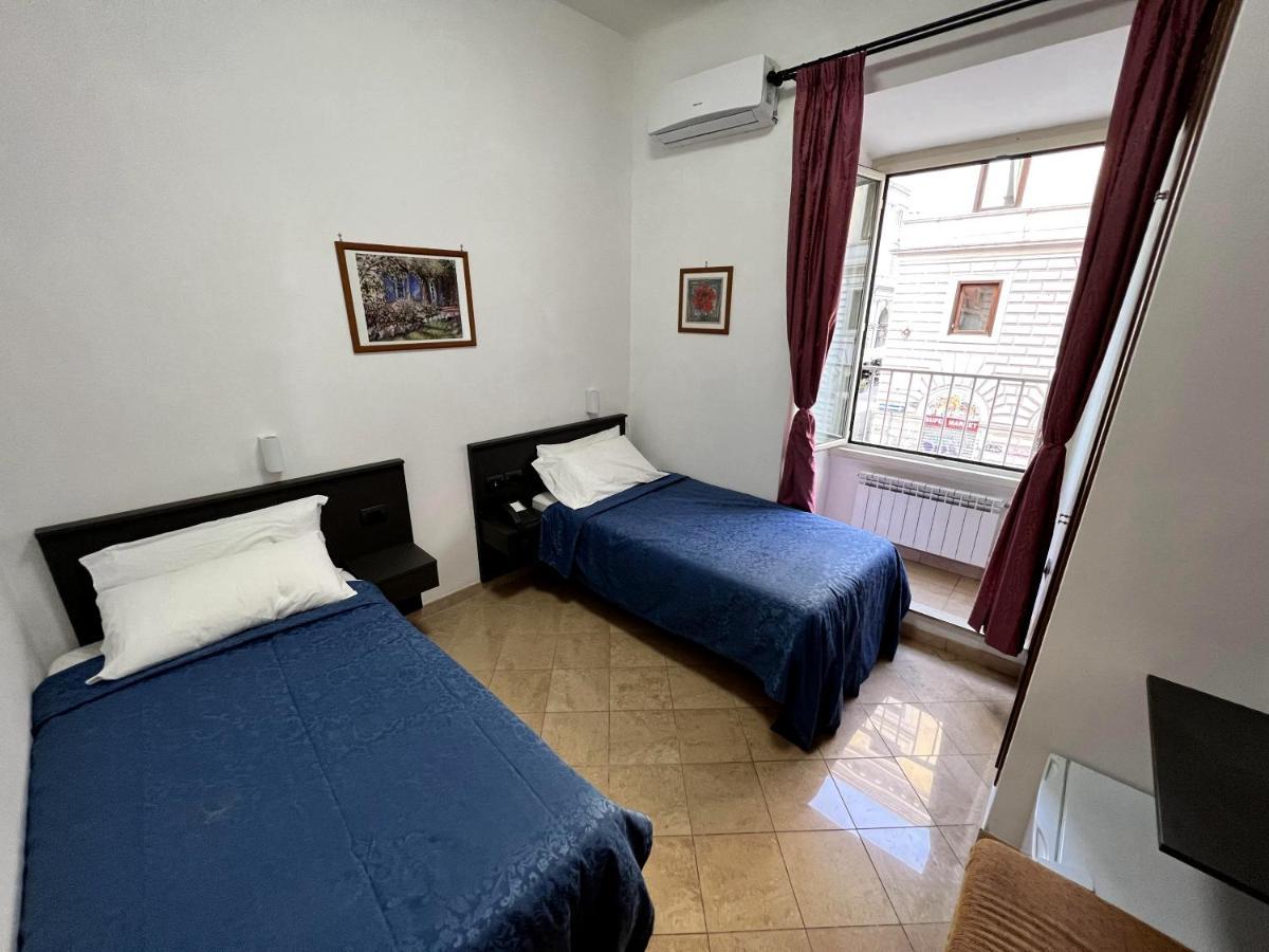 Hotel domus termini Roma Esterno foto