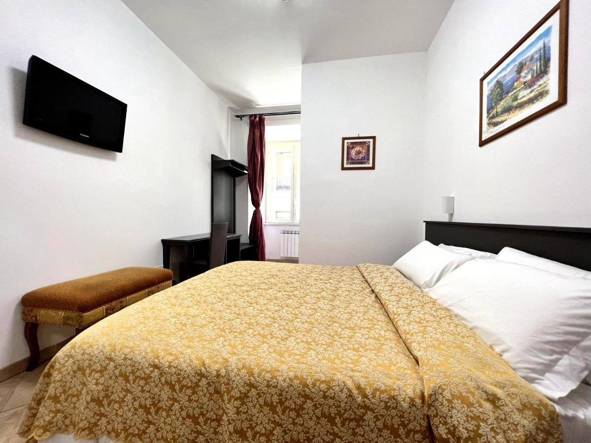 Hotel domus termini Roma Esterno foto