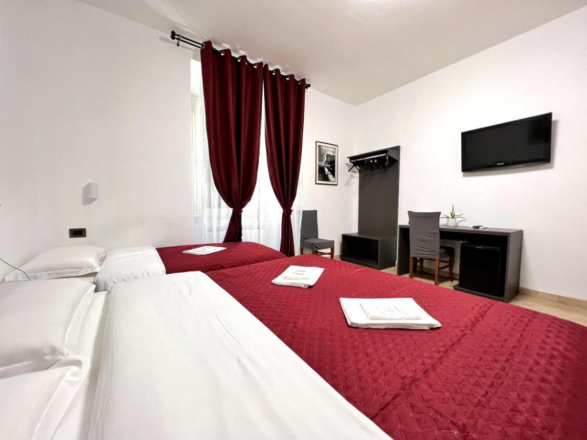 Hotel domus termini Roma Esterno foto
