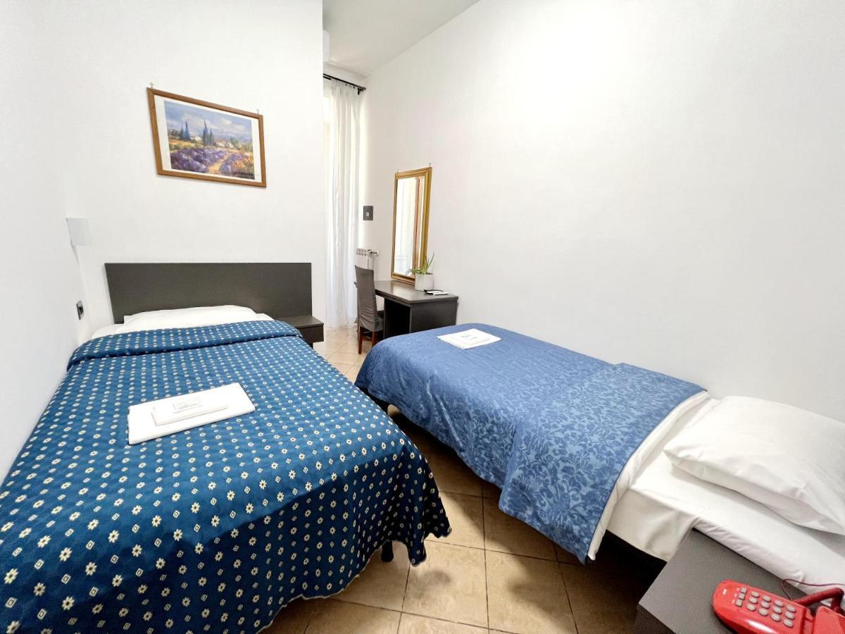 Hotel domus termini Roma Esterno foto