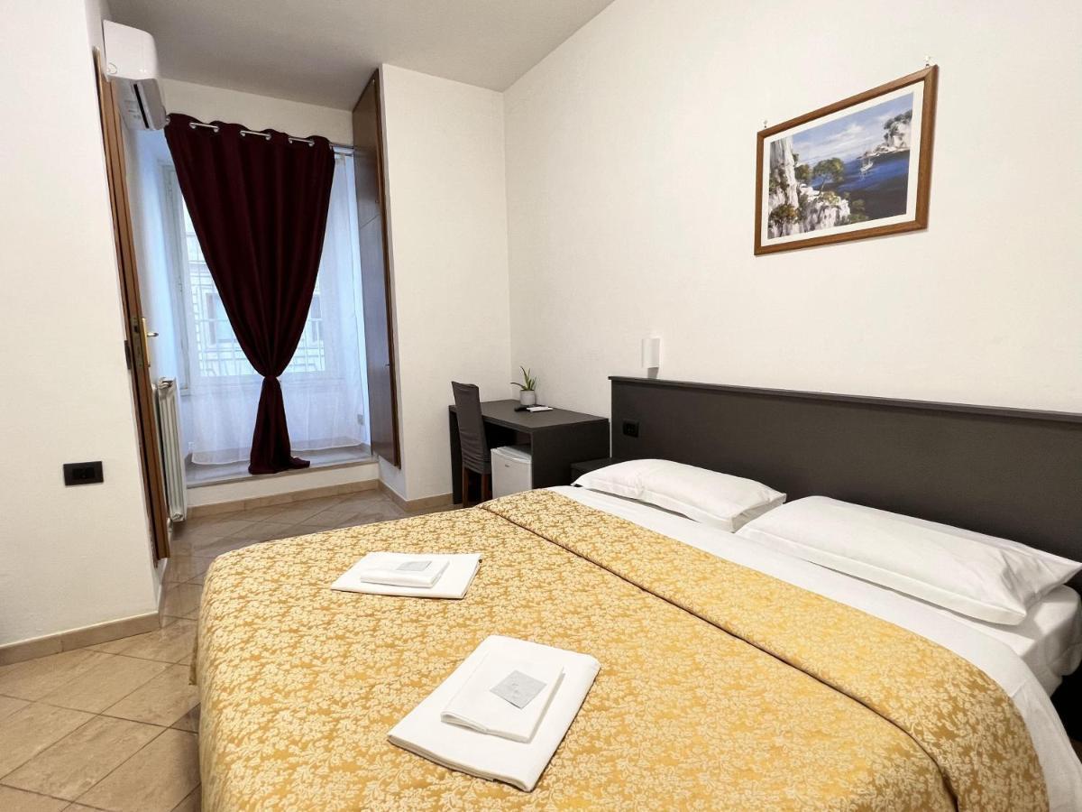 Hotel domus termini Roma Esterno foto