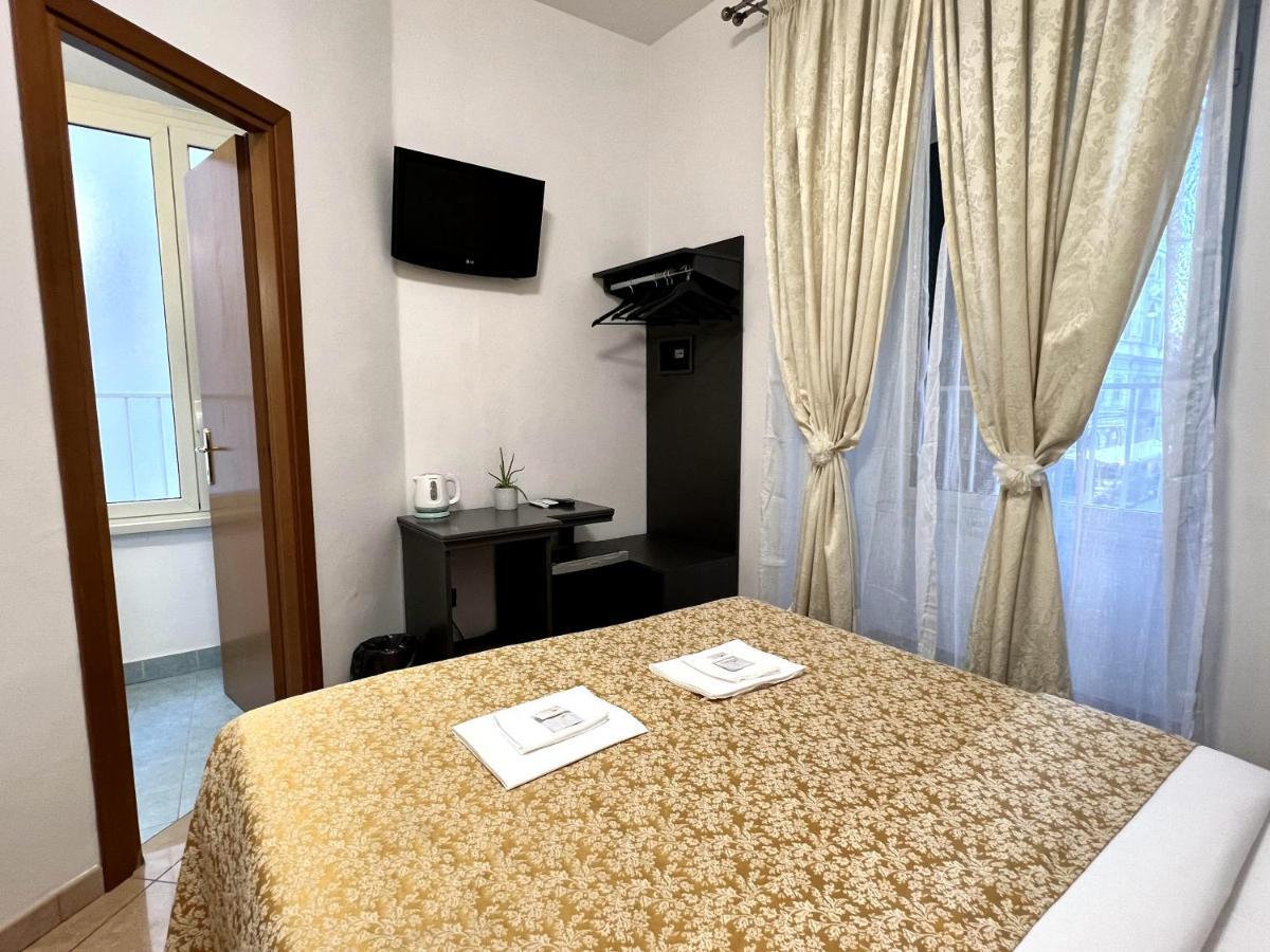 Hotel domus termini Roma Esterno foto