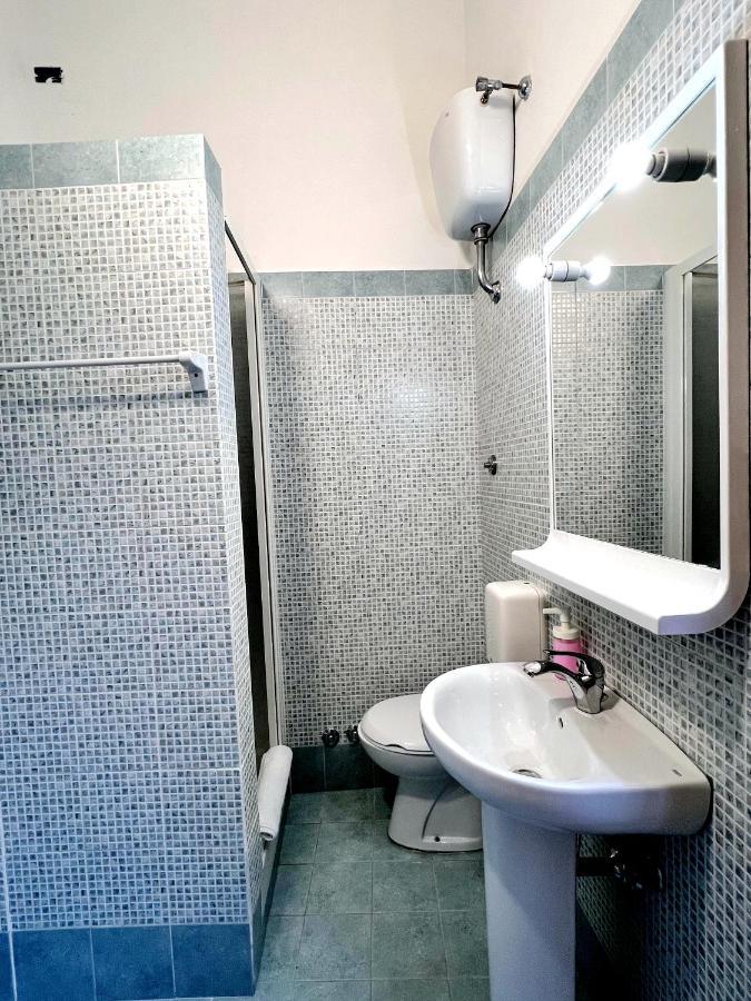 Hotel domus termini Roma Esterno foto